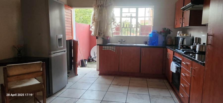 2 Bedroom Property for Sale in Waterval East North West